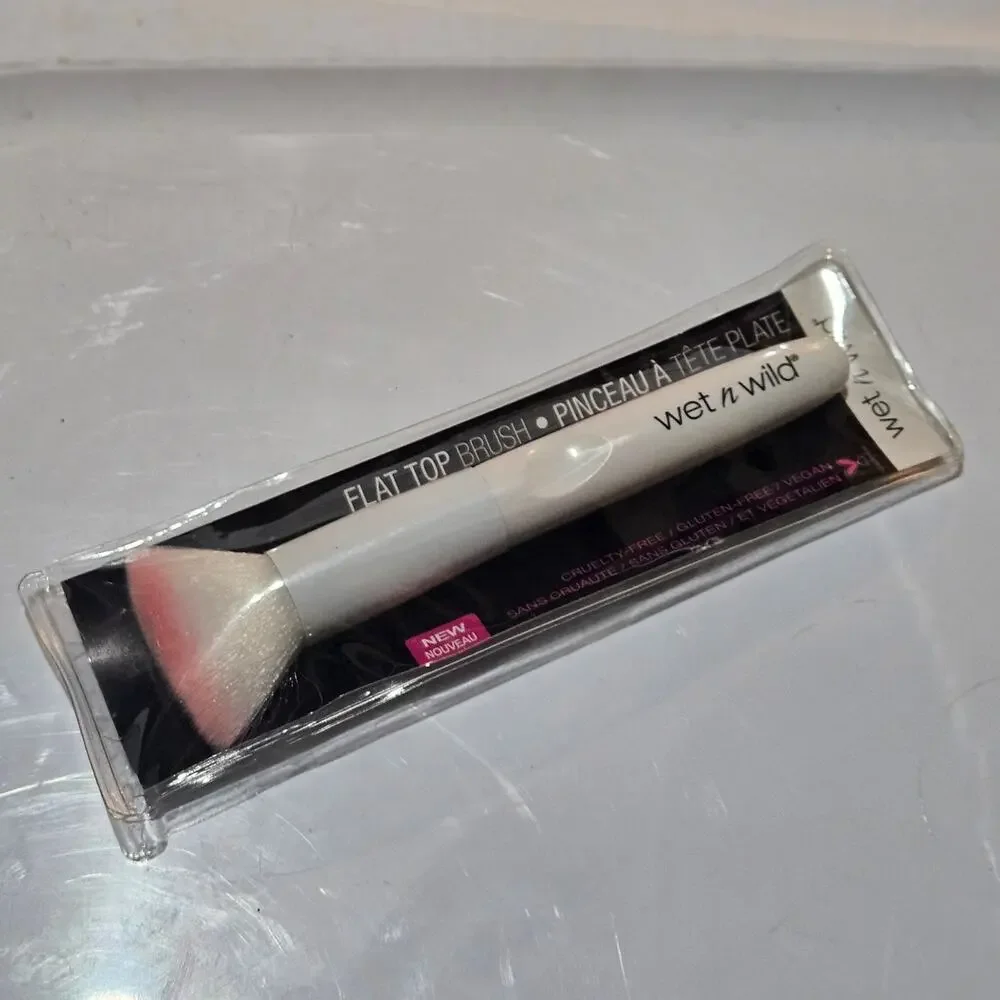 Wet n Wild Flat Top Brush ~ Cruelty-Free ~ Glutten Free ~ Vegan